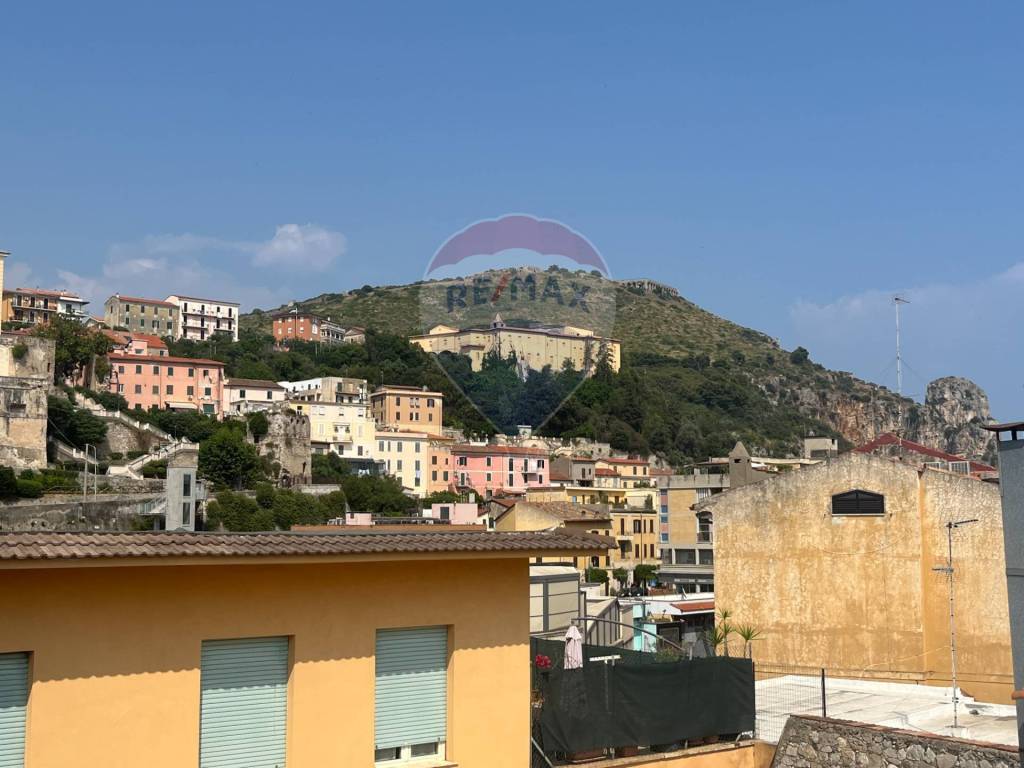 casa indipendente in vendita a Terracina