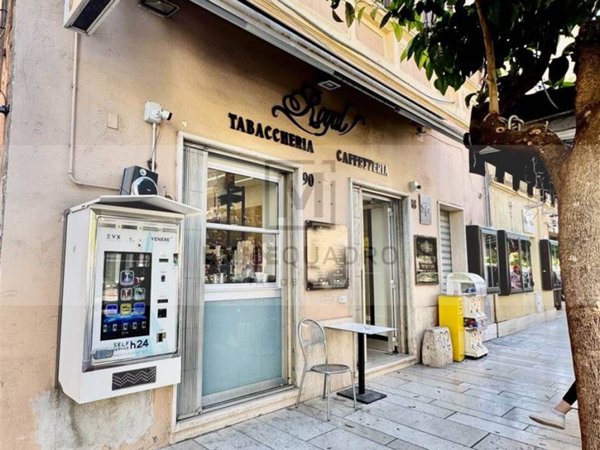 negozio in vendita a Terracina