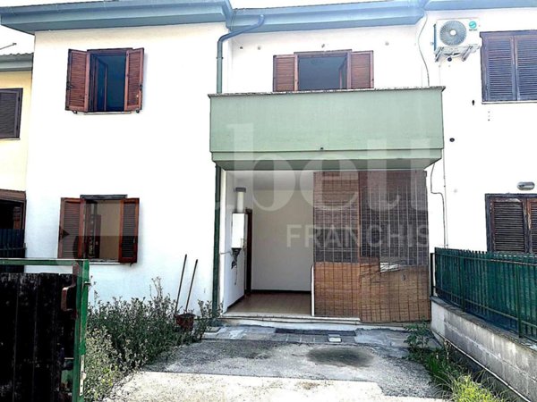 casa indipendente in vendita a Terracina