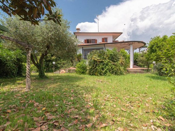 casa indipendente in vendita a Terracina