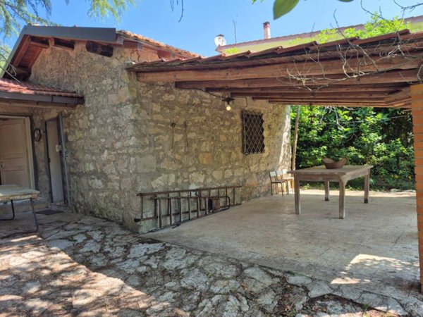 casa indipendente in vendita a Terracina