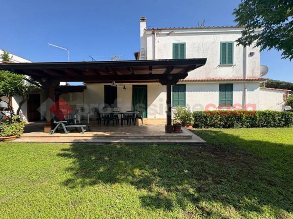 casa indipendente in vendita a Terracina
