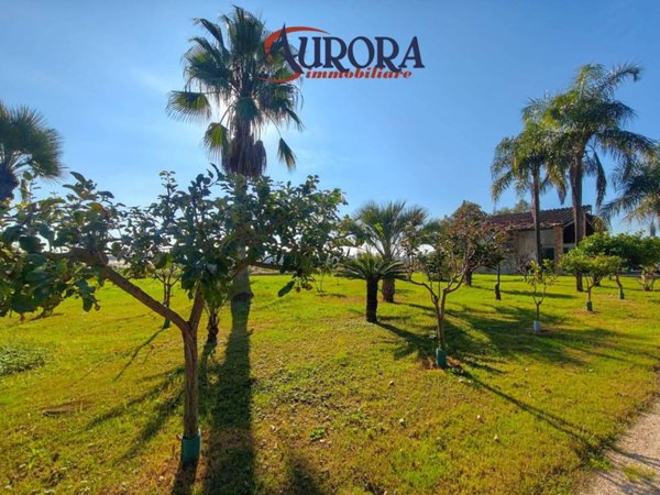 casa indipendente in vendita a Terracina in zona Hermada