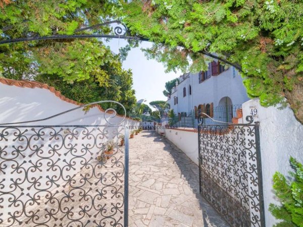 casa indipendente in vendita a Terracina