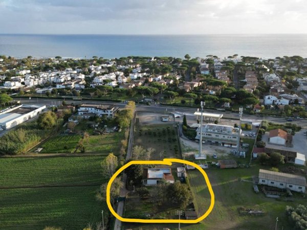 casa indipendente in vendita a Terracina in zona Hermada