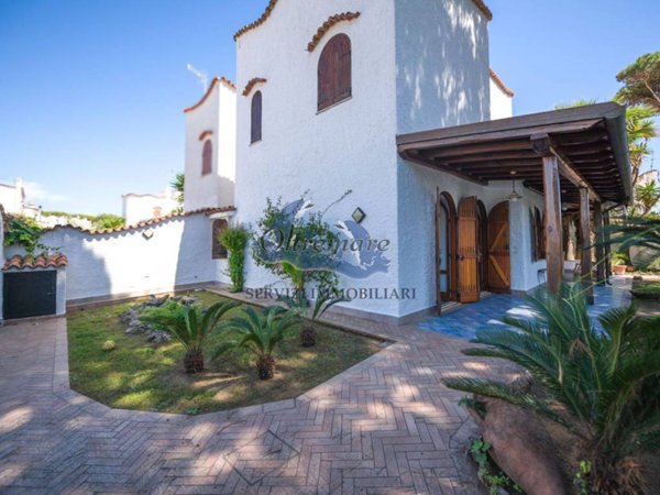 casa indipendente in vendita a Terracina