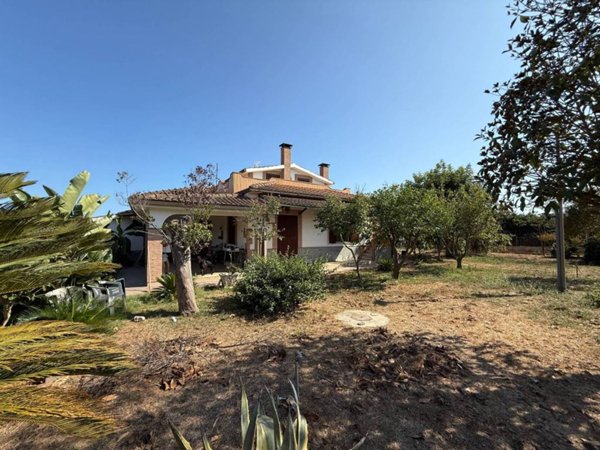 casa indipendente in vendita a Terracina in zona Hermada