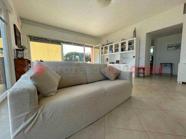 casa indipendente in vendita a Terracina
