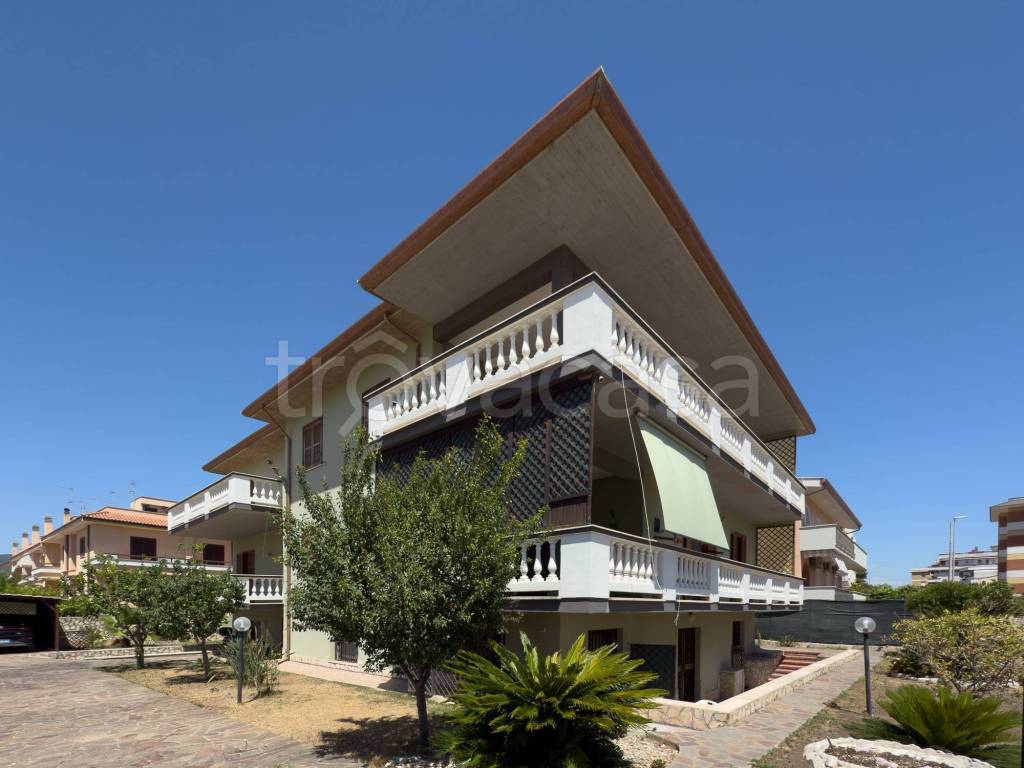 casa indipendente in vendita a Terracina