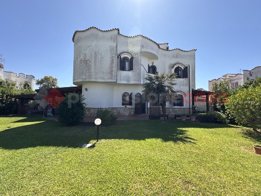 casa indipendente in vendita a Terracina