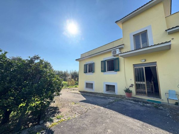 casa indipendente in vendita a Terracina