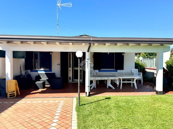 casa indipendente in vendita a Terracina