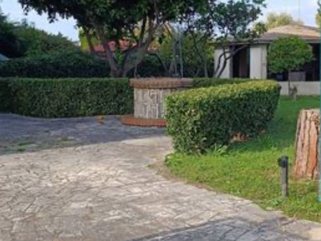 casa indipendente in vendita a Terracina