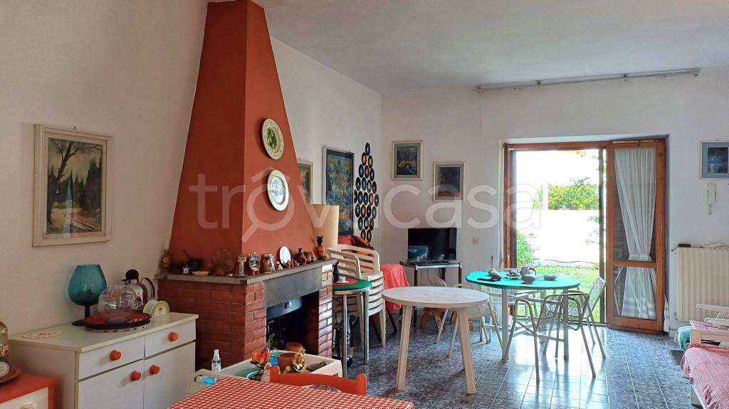 casa indipendente in vendita a Terracina