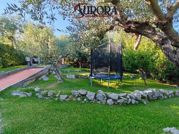casa indipendente in vendita a Terracina