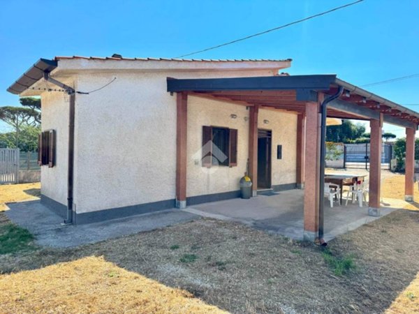 casa indipendente in vendita a Terracina in zona Hermada