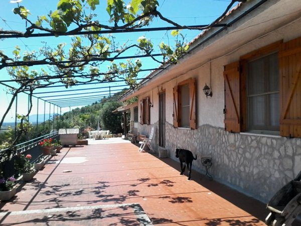 casa indipendente in vendita a Terracina