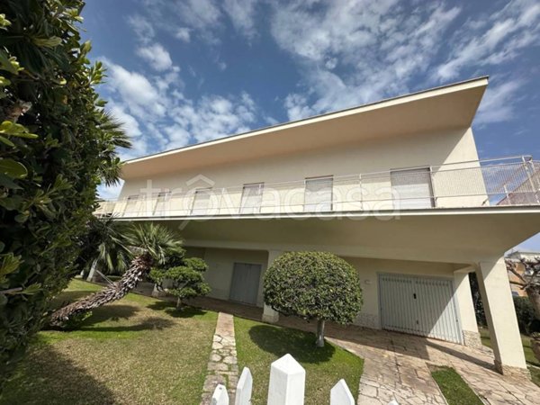 casa indipendente in vendita a Terracina