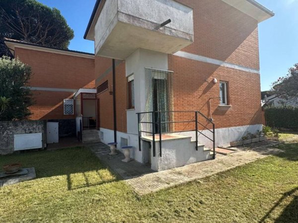 casa indipendente in vendita a Terracina