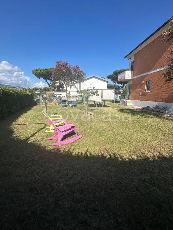 casa indipendente in vendita a Terracina