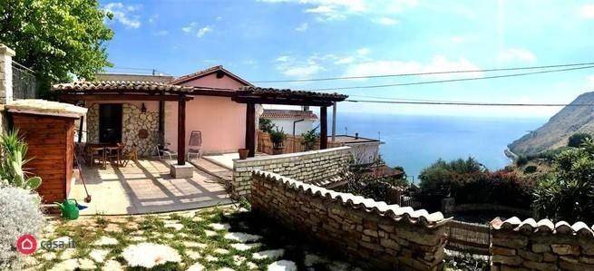 casa indipendente in vendita a Terracina