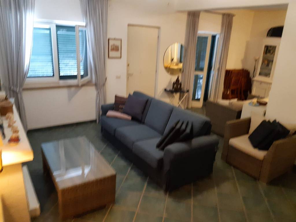 casa indipendente in vendita a Terracina