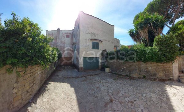 casa indipendente in vendita a Terracina