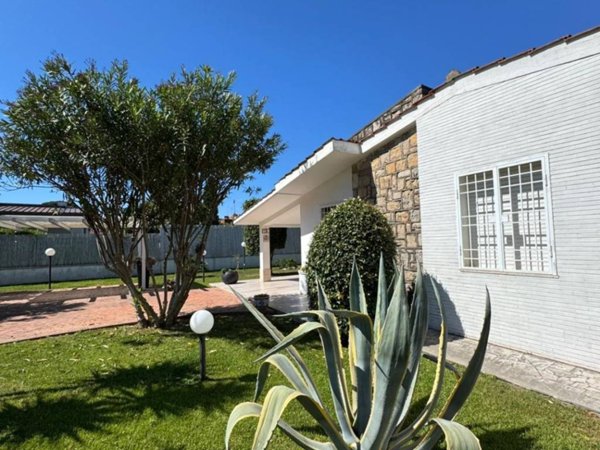 casa indipendente in vendita a Terracina