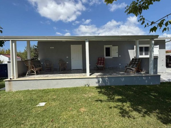 casa indipendente in vendita a Terracina in zona Hermada