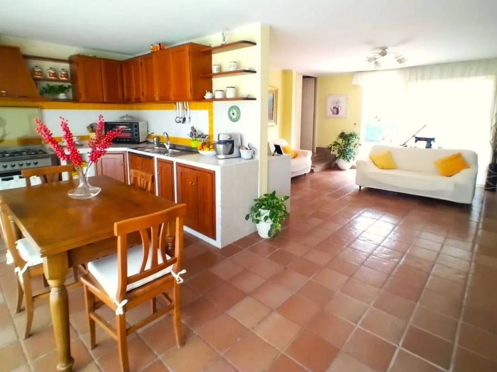 appartamento in vendita a Terracina in zona Hermada