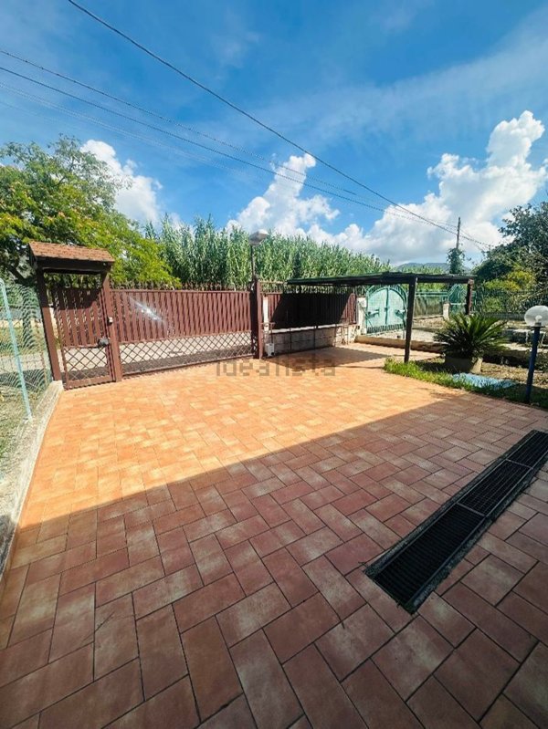 casa indipendente in vendita a Terracina