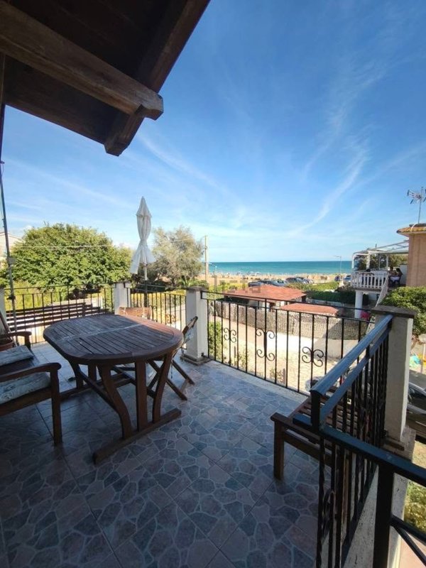 casa indipendente in vendita a Terracina