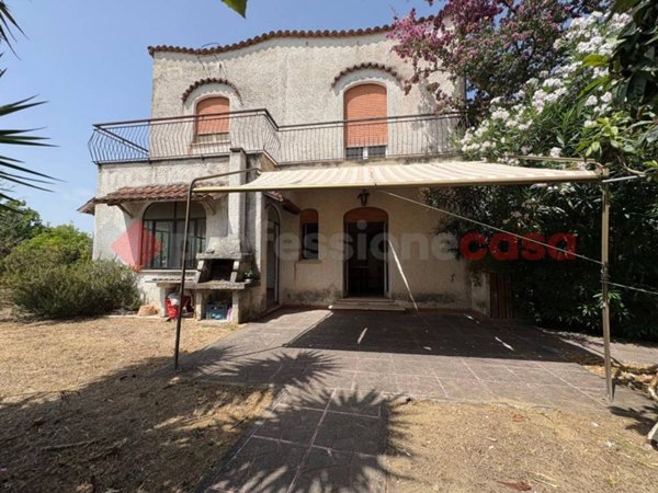 casa indipendente in vendita a Terracina