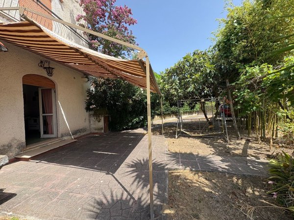 casa indipendente in vendita a Terracina
