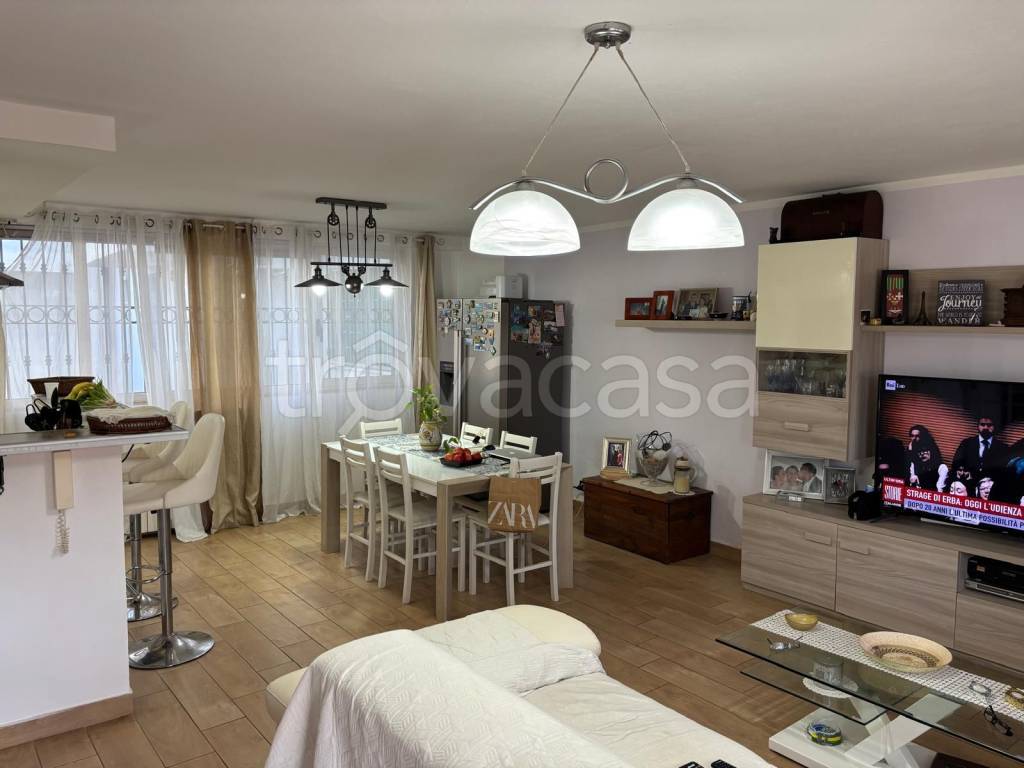 casa indipendente in vendita a Terracina in zona Hermada