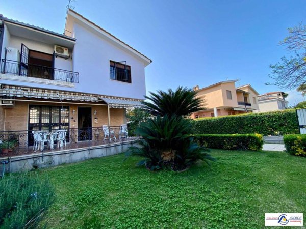 casa indipendente in vendita a Terracina