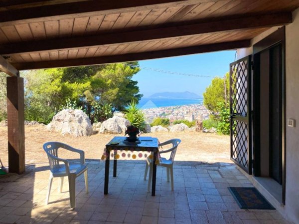 casa indipendente in vendita a Terracina