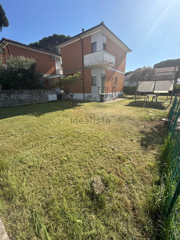 casa indipendente in vendita a Terracina