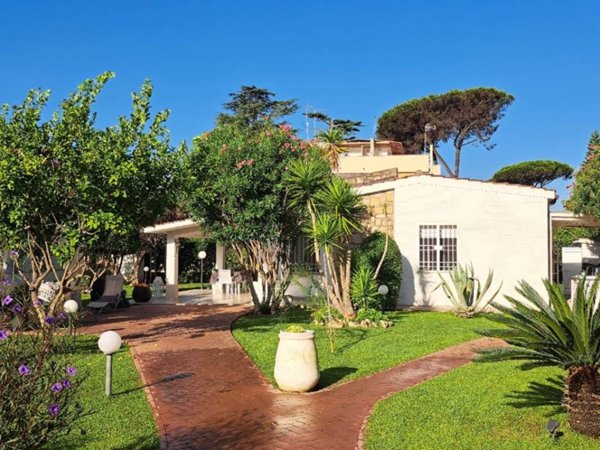casa indipendente in vendita a Terracina