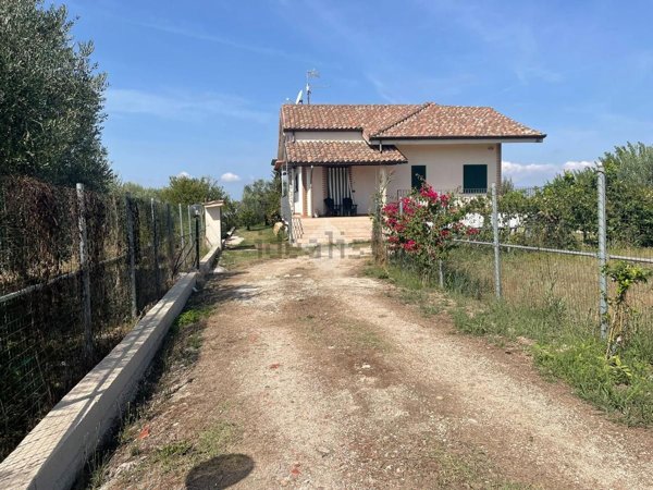 casa indipendente in vendita a Terracina