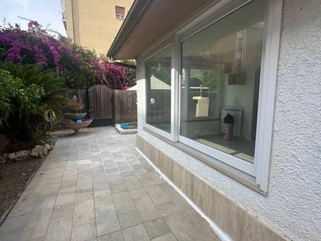 casa indipendente in vendita a Terracina