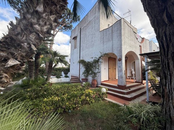 casa indipendente in vendita a Terracina