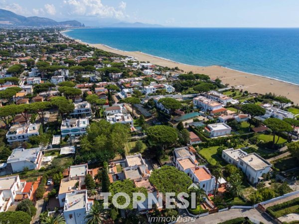 casa indipendente in vendita a Terracina