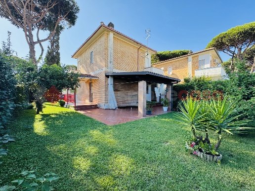 casa indipendente in vendita a Terracina
