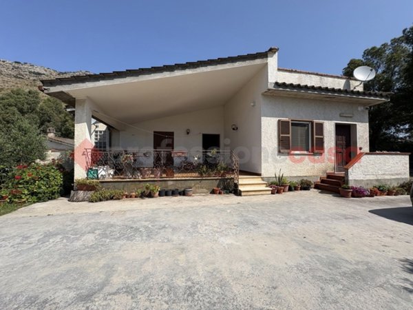 casa indipendente in vendita a Terracina