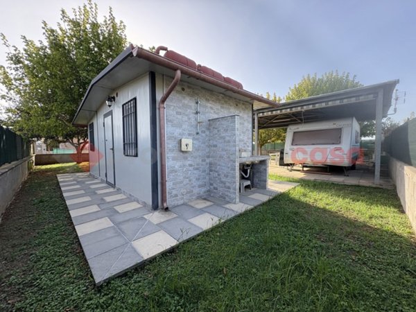 casa indipendente in vendita a Terracina