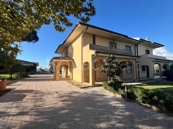casa indipendente in vendita a Terracina in zona Hermada