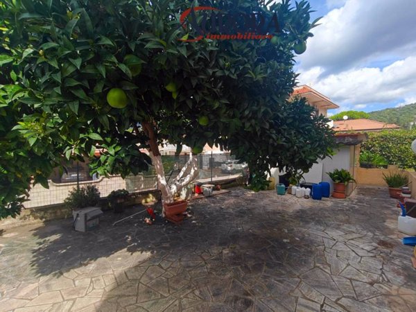 casa indipendente in vendita a Terracina