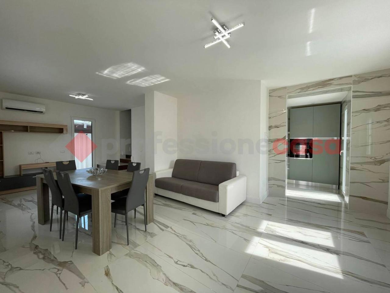 casa indipendente in vendita a Terracina