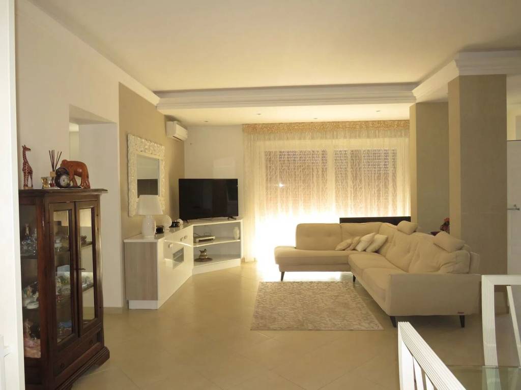 casa indipendente in vendita a Terracina